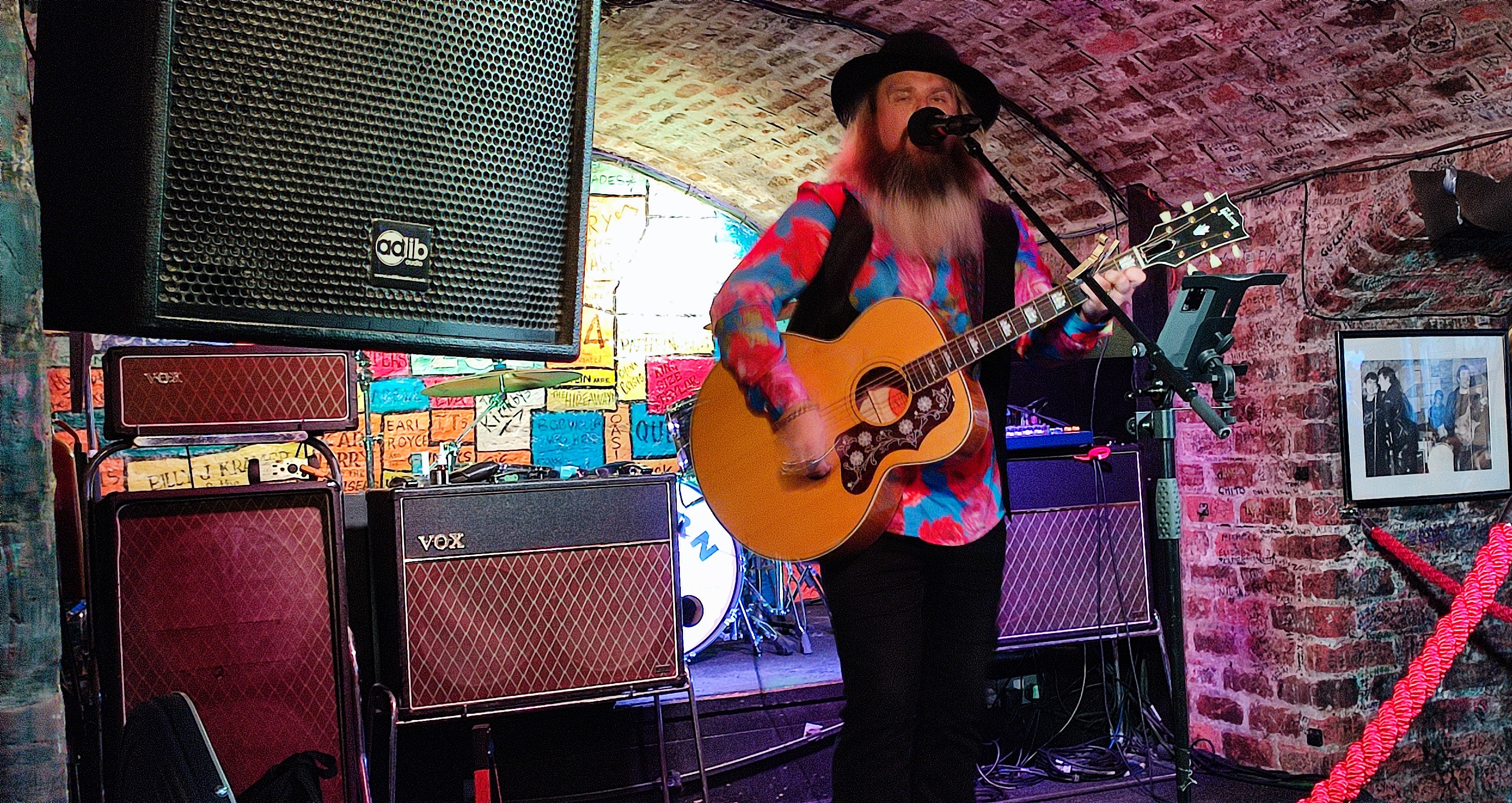 BeatlesTribute_JonnyParry2025-05-15CavernClubLiverpoolUK (2).jpg